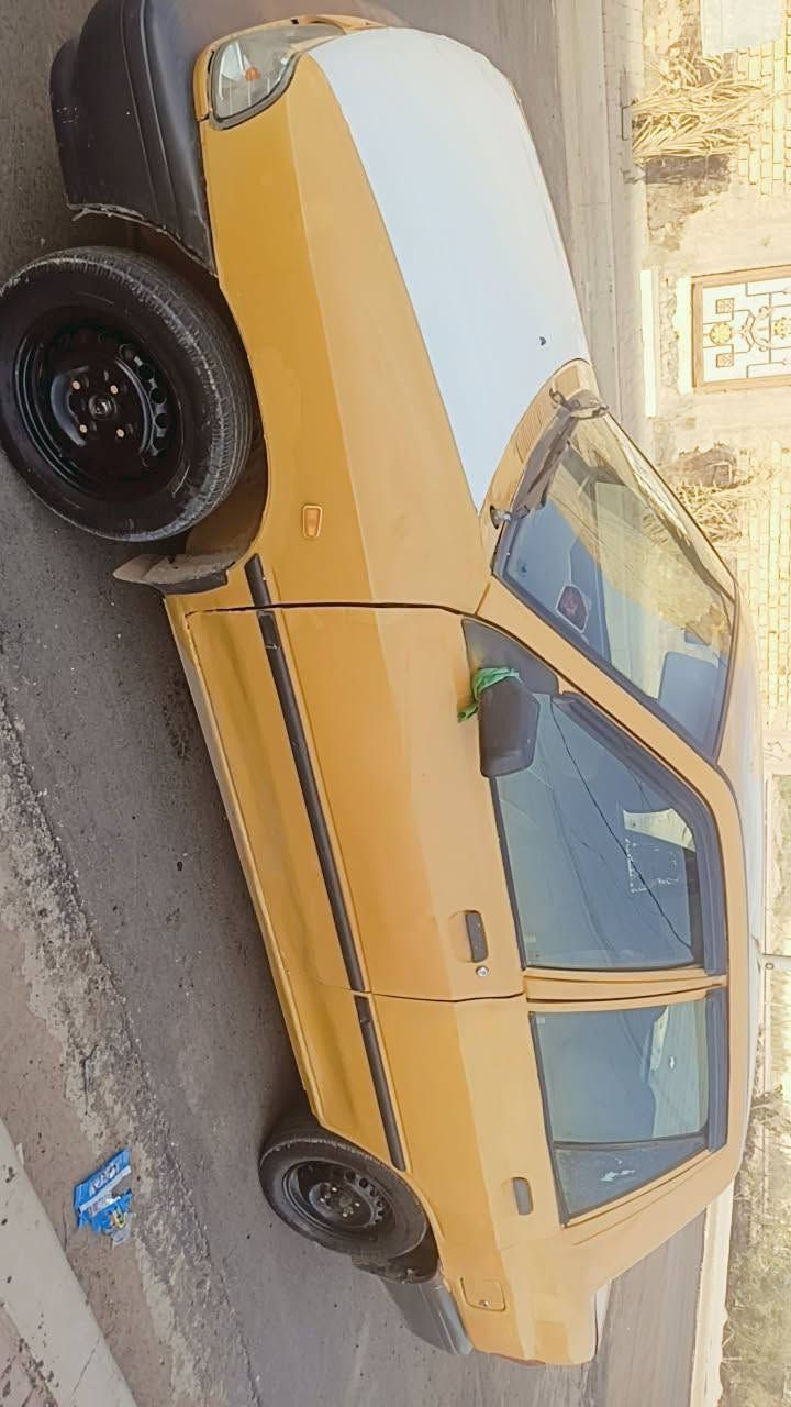 سايبه ٢٠١٥ 
كير مكفول ونضيفه مكينه ناعمه فقط تبخير من القبق درايمات جدد بوربرينات جدد تخم تاير حداديه نضيفه تبريدها ثلج السياره نضيفه وحلوه 
الكشر شوفت العين مكفول من الضربه القويا بيها طخات ومصلحه شواصي نضيفات بيها بريكيت واحد بي خياس قليل   الجوه العبري 
هيئه غرامات مصفره للخير سنويه بشهر الواحده صاقطه رحمه الوالديكم الي ما يداور لا يجيني رعيها يريد مداور 
السياره جاهزه مال واحد يريد ياكله خبزه منها 
عنواني ديوانيه بلمركز 
السعر ٢٧ وبيها مجال حك الجيه 
*********** وتساب 
*********** اتصال 
او مراوس بسايبه ١١ او ١٢
