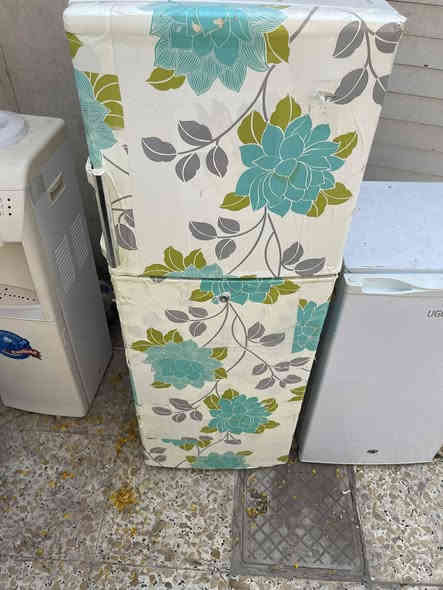 للبيع.  اغراض كلها شغاله شرط الفحص.  ولامانه تاخذه 3ايام متشتغل الحاجه ترجع.  الثلاجات 100. الوحد 50،، البسكل 30كله فافون هاذه مو حديد الماطورات 65،،،،، العد 2،،،، الغساله. 60،، البراد 50،، اخوالجديد الله شاهد.***********حي العامل لتواصل وات ساب
