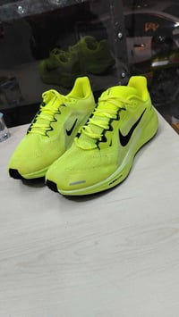 نايك زوم اخظر مختلف قياس ٤٥ طول قدم ٢٩ قطعة مفولة 07766145515 واتساب