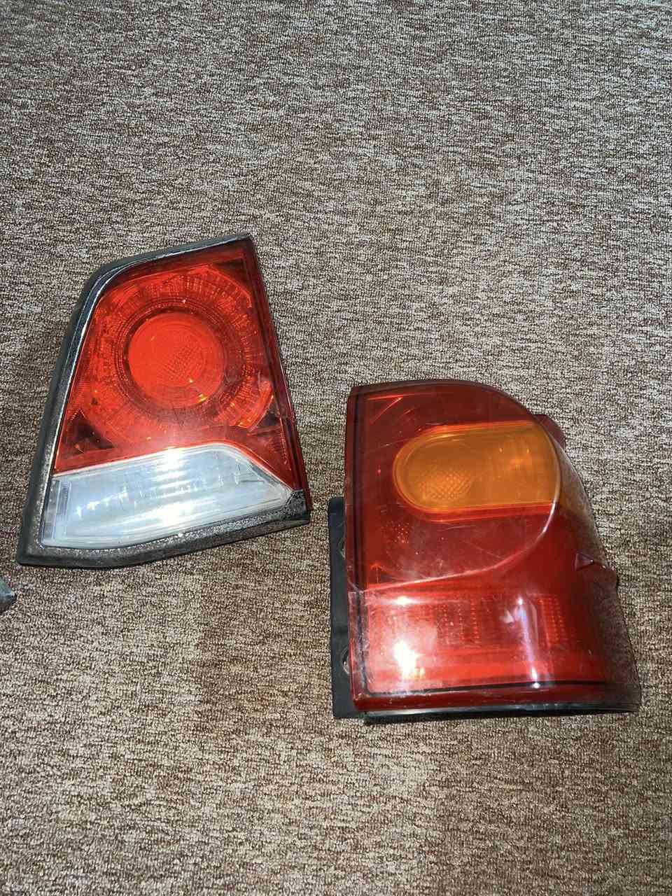 سلام عليكم بگ لايت لاند كروز من 2012لل2015 نضيفات واحد بي فطر خفيف قيم واخذ مكاني بصره مطيحة رقم ***********
