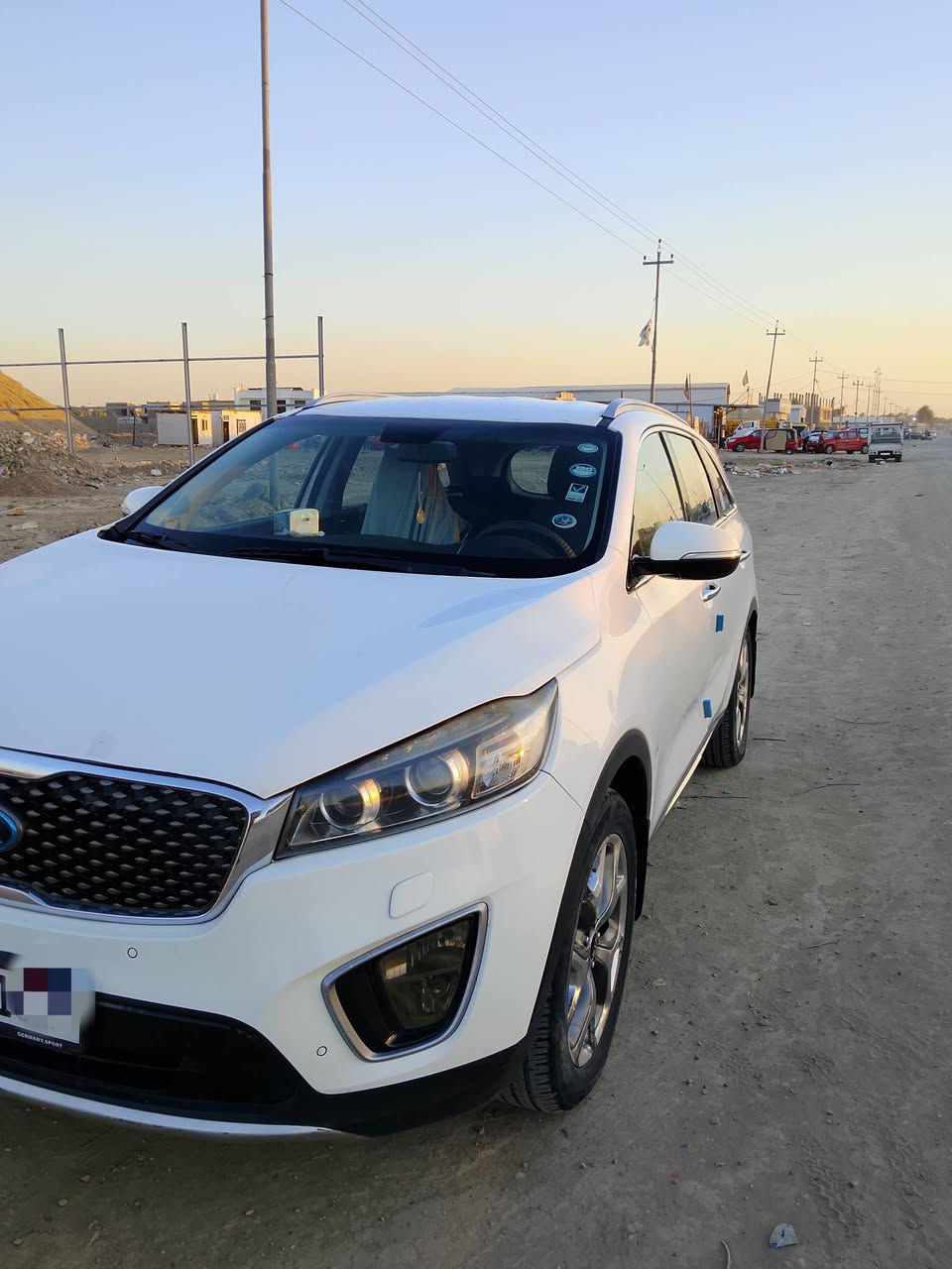 سورنتو 2016 خليجي رقم  اربيل الدولي
.فئة LX, بدون حادث
بصمه تشغيل وابواب
.لدات اماميه خلفيه
.حساسات اماميه خلفيه
.لايت زنون عالي ناصي
.محرك 6سلندر 3300
.سبعه راكب
ترحيب عند الأقتراب 
.جنطه كهرباء 
.مري شفط
إشارة ترحيب
السعر200$
*** السونار مرفق 
رقم صاحب السيارة
***********
