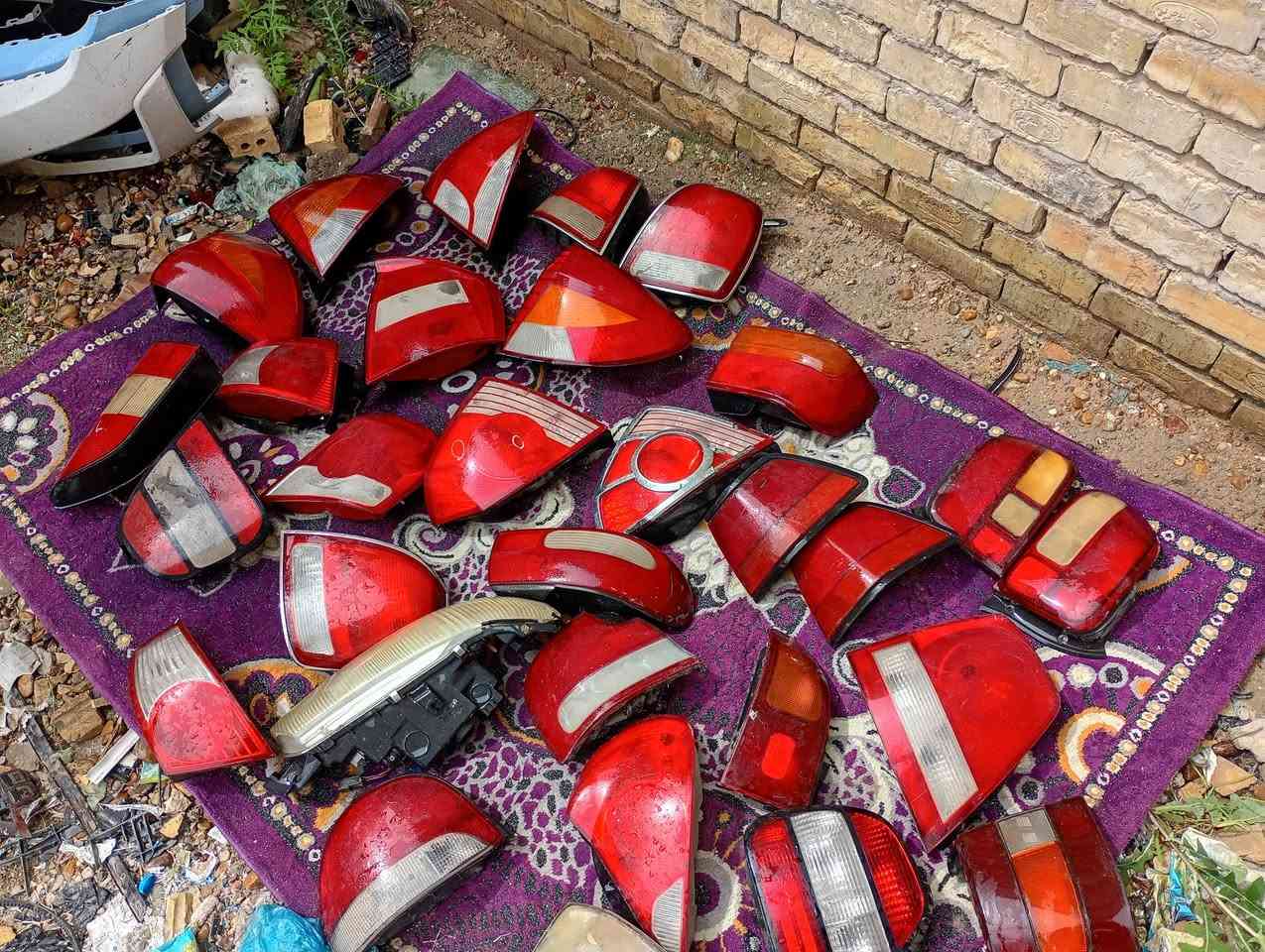 عندي غراض سيارات منوعة بك لايت ١٥الف القطعه اي قطعه اتريدها أشر عليها عندي توصيل ***********
