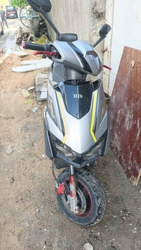 دراجه شحن ست بطاريات السعر 700 بمجال مستعجل على البيع ‏‪07859632449‬‏