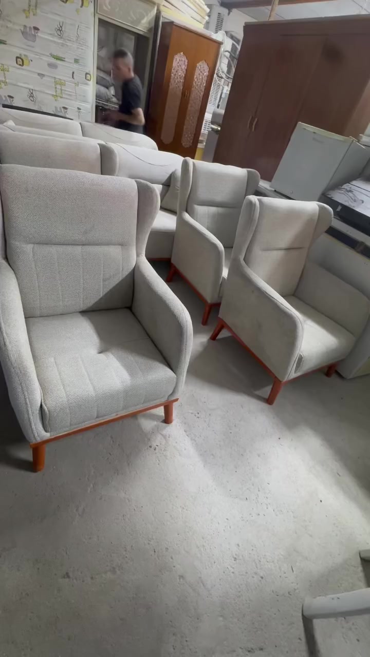 سلام عليكم عندي تخمين تصفية مخزن موديل تركي جديد غير مستخدم ال10 مقاعد 850 وال8 مقاعد750 قفلهن مكاني بغداد للاستفسار *********** متوفر واتس واتصال يتوفر توصيل داخل بغداد
