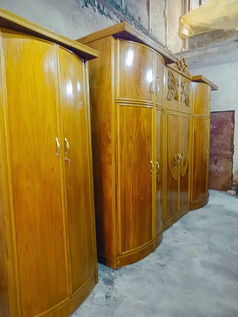 غرفه تسكام داخل خارج صاج السعر950,مكانها حله شارع 80الشراي يتص ***********
