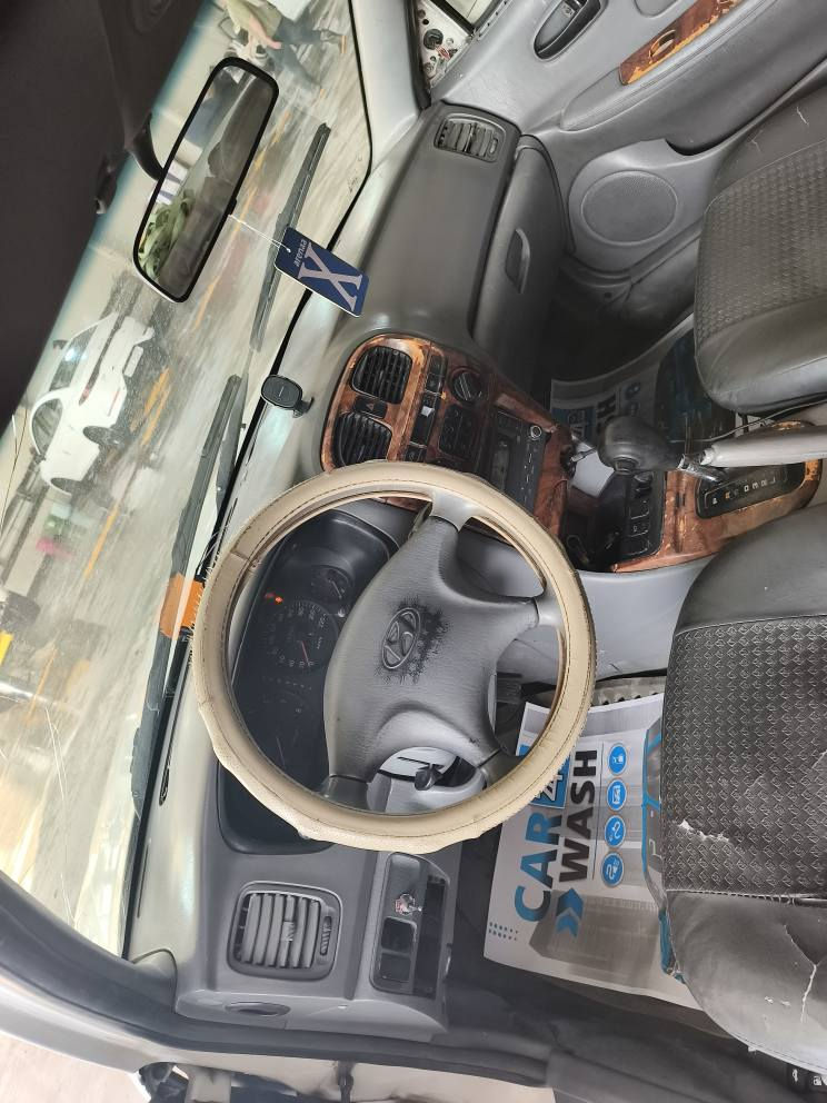 سوناتا ٢٠٠٠ 
للبيع او مراوس ب أحدث 
مكينه وكير كامري 
تبريد ثلج ❄
كهربائات كلهه شغال 
سياره مصبوغة عام جمالية وصور 
وبيهه طخه باب خلف السائق 
موضحه بالصور 
صدر أمامي خلفي جديد نقص بولبرن خلفي بي صوت 
وصليب دارم شفت فقط 
مكانهه بغداد الطي قرب جسر المثنى 
السعر ٥٠ وبي مجال

***********واتساب 
*********** بغداد, العراق
