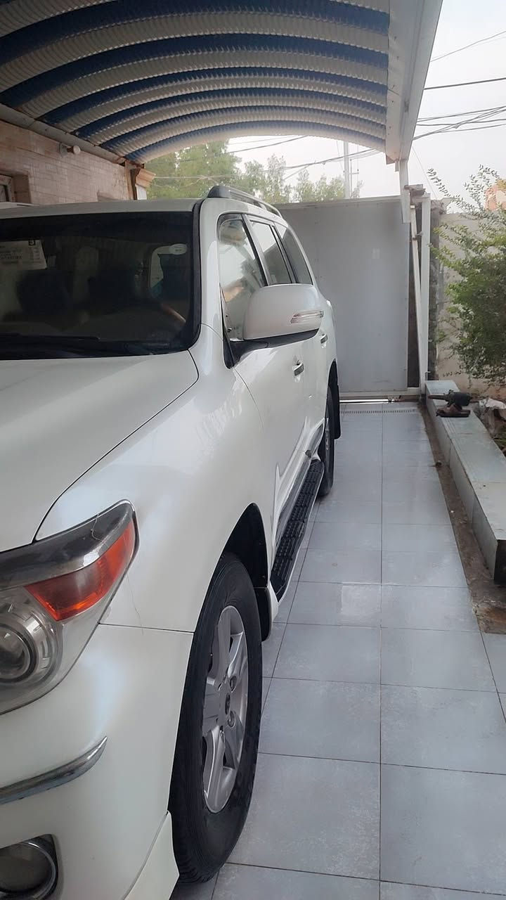 فول مواصفات 

محرك 8v 4600

فتحه سلايد روف

تشغيل عند بعد 

بصمه أبواب

 مري شفط 

ترحيب  

مقاعد كهرباء 

7 راكب داخل جديد جدا 

فور ويل 

طفايه حريق

3 قطع تبريد  سياره مناقصه كلشي جيده جدا 

تخم تاير باتري جديد 

سياره جديده على وضع الشركه ماشيه 176

السياره بالديوانية للاستفسار 

***********
