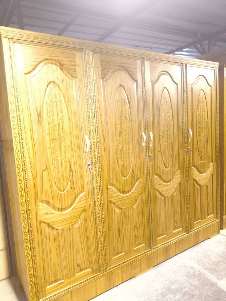 عنوان ميسان كناتير جديد كنتور 4 ابواب وكنتور 3 ابواب متوفر ملحق وبدون ملحق حسب طلب زبون جاهزات في كل وقت تواصل وتساب للحجز ولستفسار وانه بلخدما لكم تواصل فقط وتساب ***********
