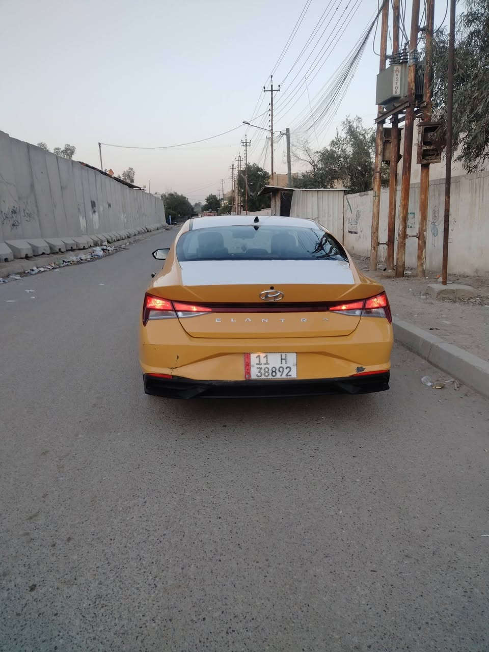 السلام عليكم النترا مديل 22 السعر 128 وبيها مجال  *********** بي واتساب العنوان العبيدي حي الرئاسه
محرك 2000 
كير محرك مكفول ممفتوح
 تخم تاير بيها 
دوشمة كشنات وبيبان مغلفه نايلون
ماشيه 70 ميل 
نضام توقف ذاتي
رادرات امامي خلفي
كامره دواره
اشاير بالمرئي
بصمه 
تشغيل عن بعد 
تدفئه بالكشنات 
تدفئه بالستيرن 
مثبت سرعه 
تحديد مسار
شاشة اعطال  
اربع  انضمة قياده 
صندوق ذكي 
هواي بيها مواصفات بس فتحه مابيها
