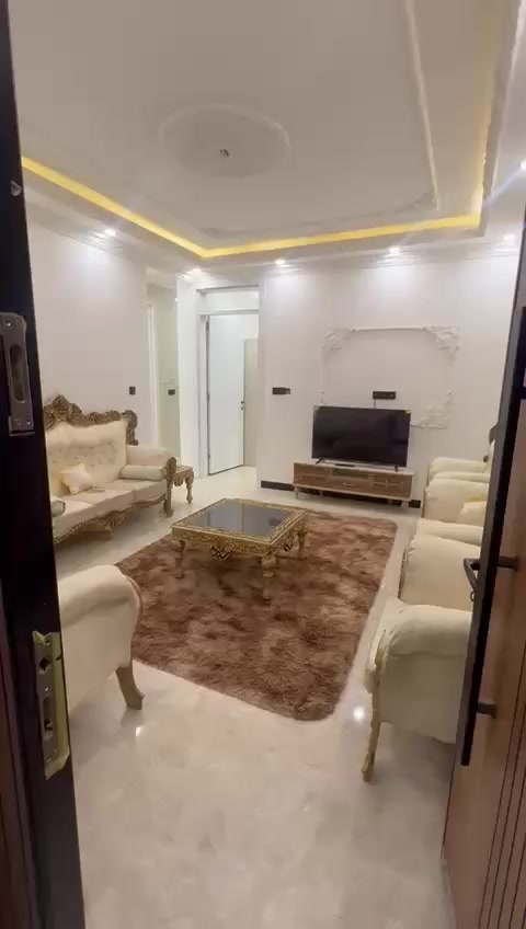 شقه ملك صرف موثث للبيع   سعر 140مليون
غرفتين وصاله ومطبخ وصحيات وبالكون
مساحه 90متر طابق ثاني مزوده بمصعد 24ساعه 
عنوان الشقه الأعظمية شارع عمر قرب مول الكوخ 
لل استفسار ‏‪***********‬‏
