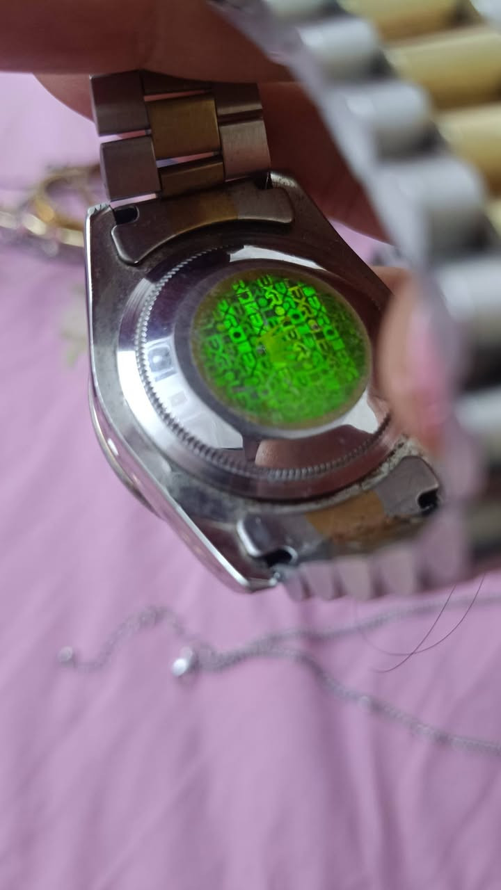 للبيع  ساعة رولكس ديت جست (Rolex Datejust) وتتميز بتصميمها الكلاسيكي


**إذا كنت صاحب هذا الإعلان وتريد حذفه لأي سبب، رجاءا أرسل رسالة إلى الدعم الفني**