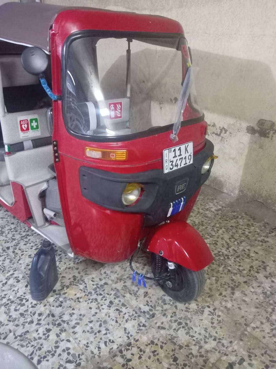 تكتك موديل ١٨ هزه جديده سنويه بسمي رقم انكليزي 
مدينه الصدر حي الكوفه شارع الصوره
السعر ٥٢٠٠ بيهه مجال
***********
