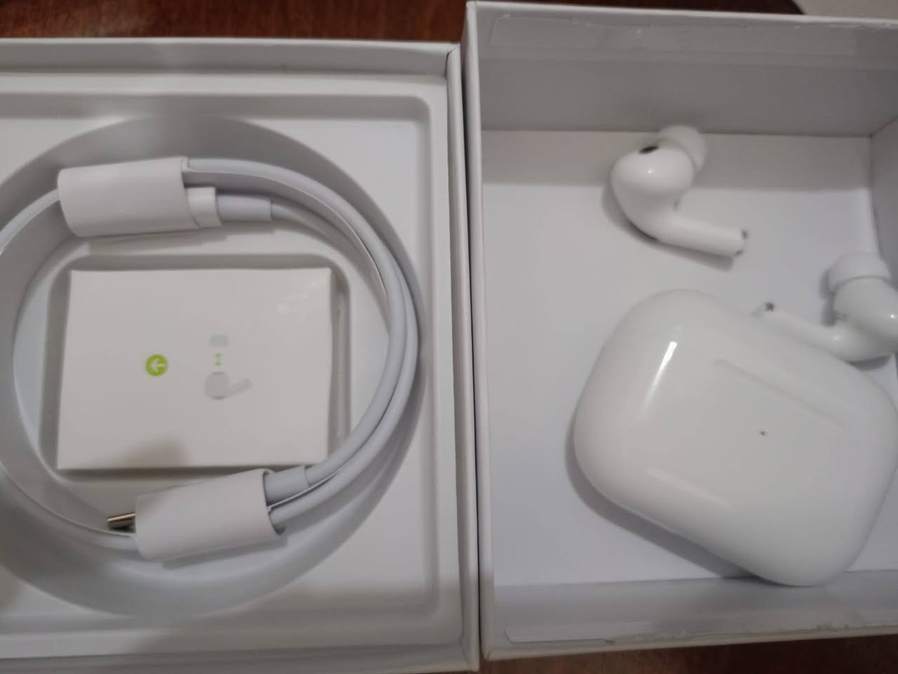 موجود احدث اصدار من السماعه دي 
برو2
: دي افضل نسخه وكمان بتشحن تايب سي

ب ٢٧٥ 
للتواصل 
01068454795


**إذا كنت صاحب هذا الإعلان وتريد حذفه لأي سبب، رجاءا أرسل رسالة إلى الدعم الفني**