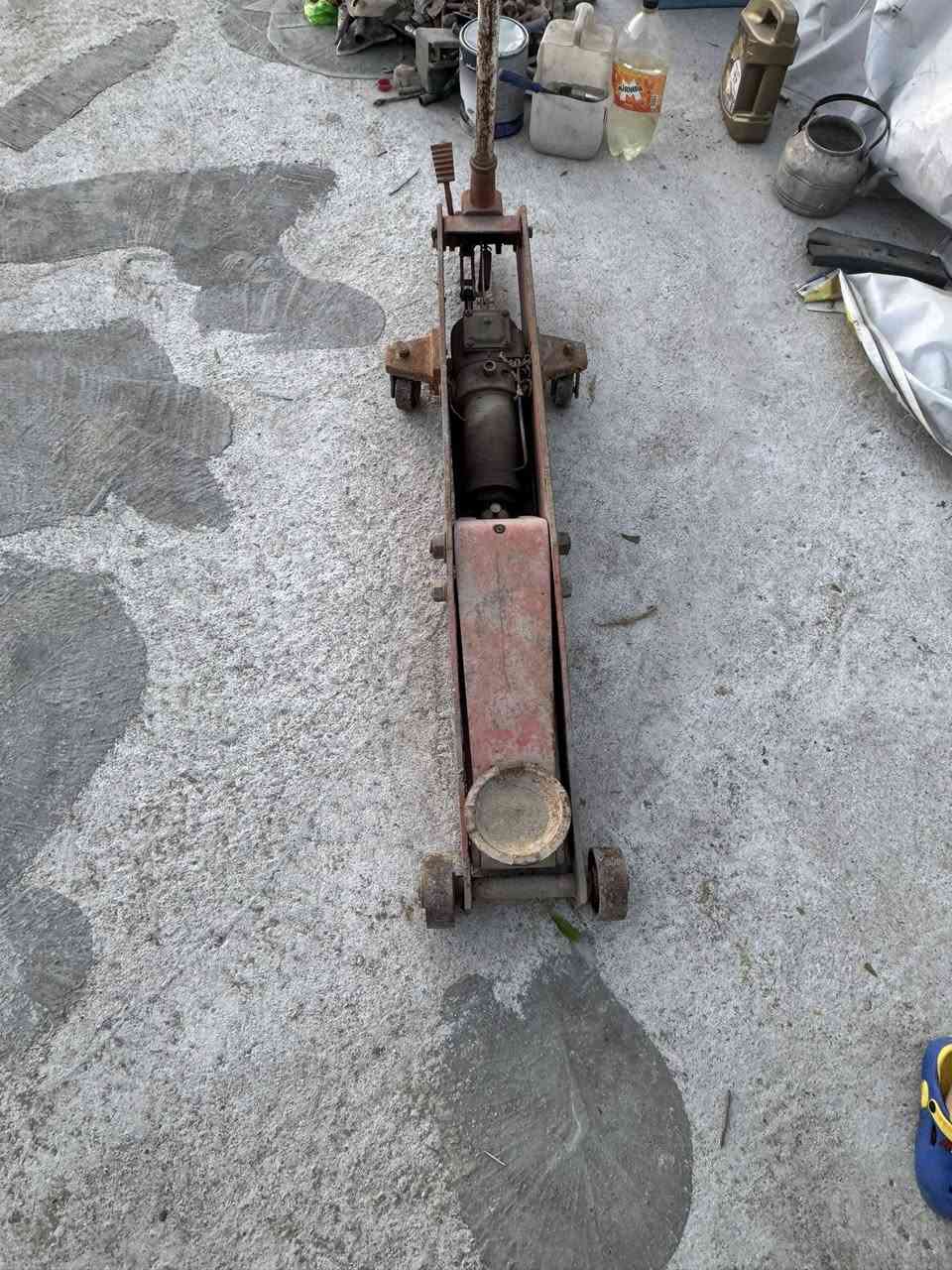 جك اصلي تمساح حجم جبير ب٣٠٠ وبي مجال مكانه بغداد م ***********
