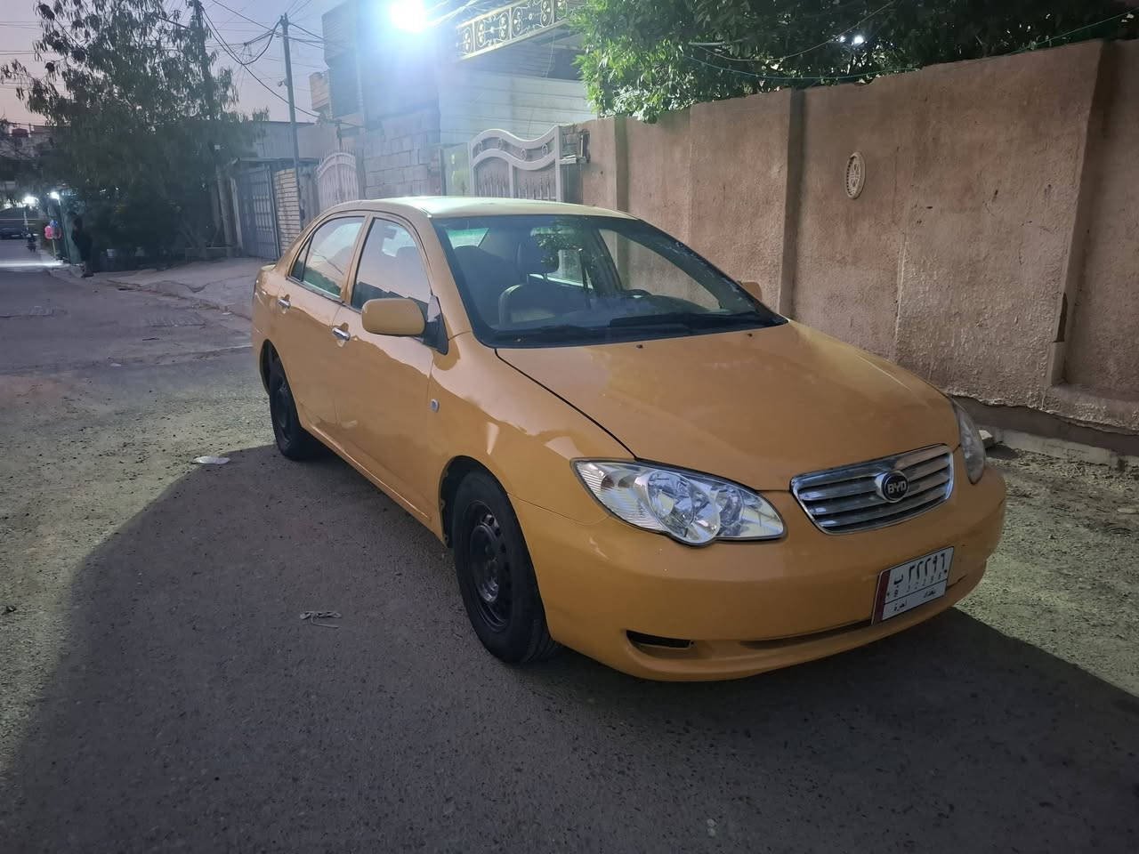 السلام عليكم Byd F3 2011 شركه العامه اوتو بدون حادث فقط خياسات مصلحه ومصبوغه حزام للبوب جماليه جاهزه كير جديد صدر جديد مكينه جديده  دوشمه جديده نقص تبريد وسلولي بدلت حساس وصار عالي السعر ٣٩ وبي مجال تحويل مباشر مصفره من كلشي شراي اتصل مكاني بغداد للمحمودية***********
