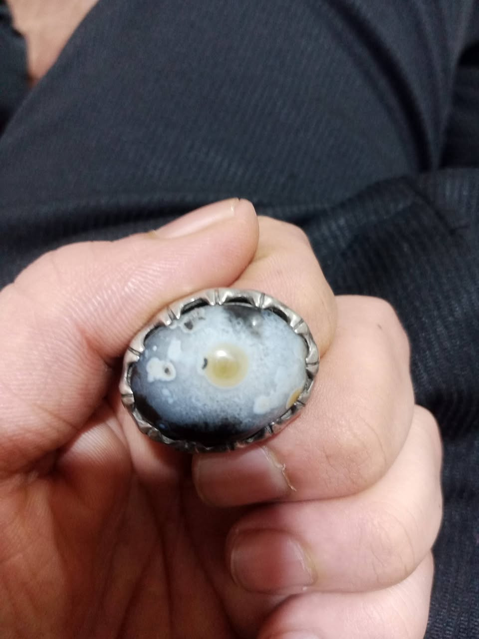 السلام عليكم اخواني الاعزاء عندي هاي القطعه هي تسولف عن نفسها وأصحاب الخبرة يعرفون  شغلها ويعرفون عمرها سعرها 375 الف عنواني البصرة 

رقم الهاتف  ***********
