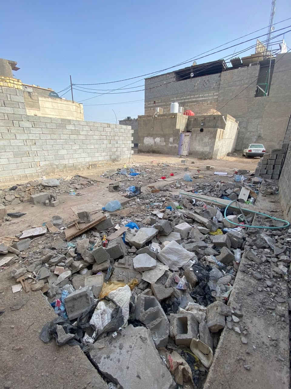 سلام عليكم بتلو للبيع مساحه 85 العنوان التنومه بضهر شارع ابو مهدي مهندس السعر ٣٥ بيهه مجال 
الاتصال ***********
