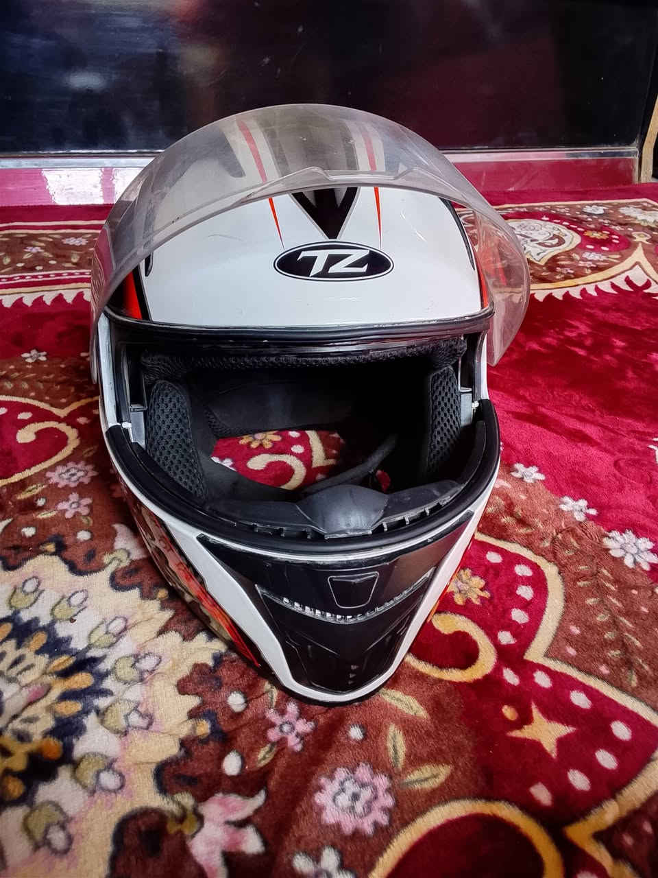 سلام عليكم خوذه للبيع قيم وخذ مكاني ابو غريب جسر ابو منيصير ‏‪***********‬‏
