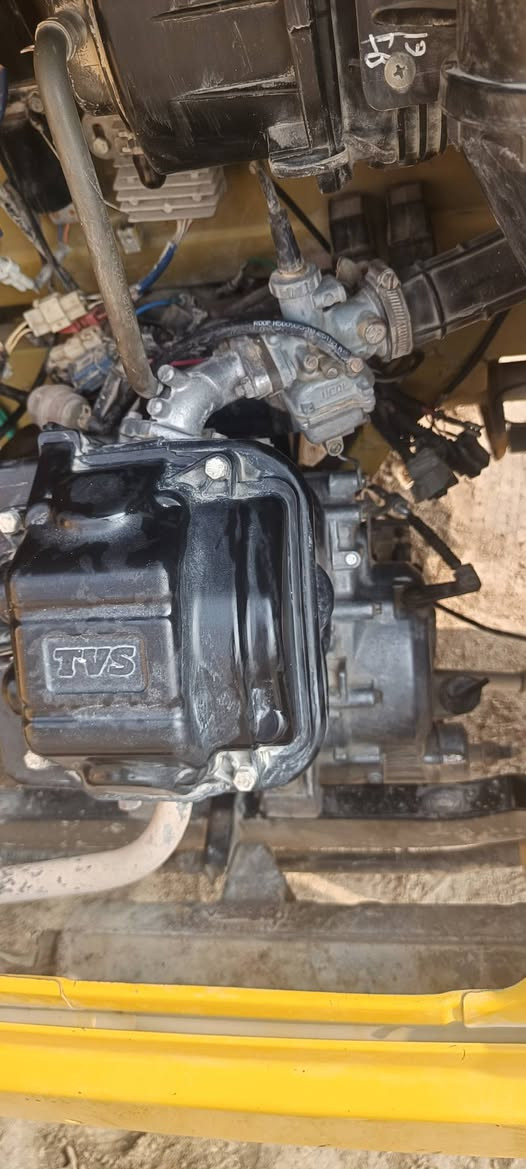 تكتك تي في اس 19 سنوية فقط كربلاء
نضيفة وحلوة كلشي بيها شغال ضفيرة وتواير جديد مجفته بيها ضربة امامي وراجع ع بارد 
سعرها 4,250 وبيها مجال مكاني القرنة *********** واتساب وأتصال
