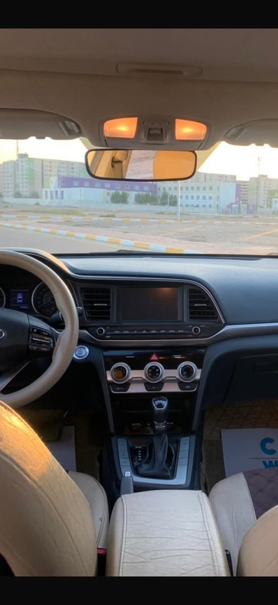 السلام عليكم الانترا امريكي مديل 20 فول مواصفات بصمه فتحه تحكمات جهتين مثبت سرعه تحديد مسار مانع انزلاغ تدفئه كشنات واستيرن وبعد بيها مواصفات 
حادثها مال امريكا ربع جنطه وهنا بلعراق جاملغ 
رقم اربيل بأسمي تريد وكاله تريد تحويل بكيفك 
بيها منضومه غاز كامله 
سعرها 149 
جماعت ال 145 لاتتصل لان مابيع بهيج سعر 
***********
ملاحضه هاي صور قديمه تجي اشوفها بعينك + بيها سنوار
