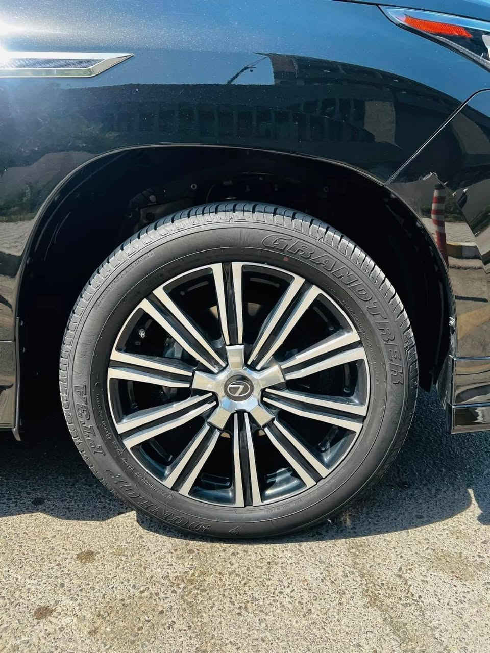 سلام عليكم للبيع لكزز 2022
بريم سبورت
فول مواصفات 
رادار امامي خلفي 
٥ بصمات
٤ كامرات
داخل قرميدي
داتشو
حساس امامي خلفي 
جميع الكشنات كهرباء 
جنطه شفط 
كشنات تدفئه تبريد 
كشن ذاكره
٣ شاشات
ماشيا ٤٣
باقي المواصفات معروفين 
لاستفسار966595241927+


**إذا كنت صاحب هذا الإعلان وتريد حذفه لأي سبب، رجاءا أرسل رسالة إلى الدعم الفني**