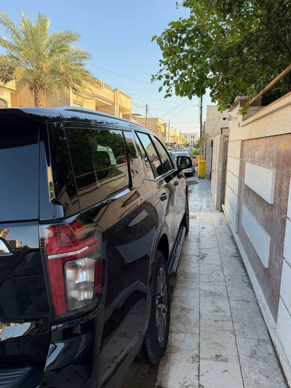 تاهو LT خليجي 2023 
( رقم بغداد )
 
* فتحة سقف 
* فور ويل 
* مقاعد جلد وتدفئة
* ثلاجة
* شاحن واير ليس
* تشغيل عن بعد 
* تحديد مسار 
* نقطة عمياء 
* رادار امامي وجانبي وخلفي 
* فتح ذاتي عند الاقتراب من السياره 
* كاميرات محيطية 360 درجة عدد 4 
* مقاعد كهرباء
* شاشة كبيرة مع نظام ملاحة 
* صندوق كهرباء 
* ميموري خزن مقاعد 
* السياره ماشية 32 KM
* السعر (51) الف 

مكان السياره :
بغداد  / السيدية / قرب شركة TOYOTA   
*********** ☎️
