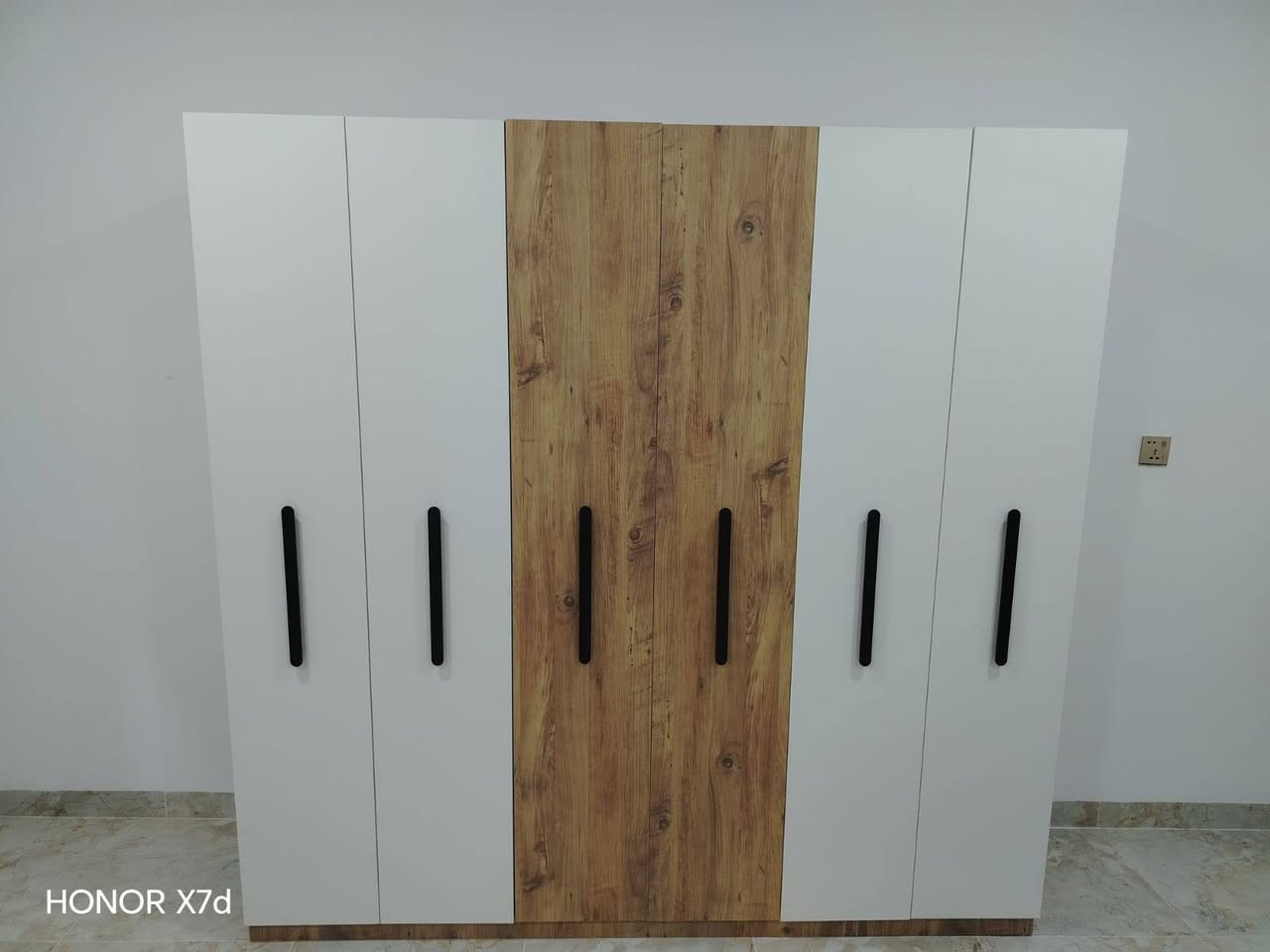 المكان حي الجمعيه الاولى بالقرب من مدرسة ام عماره الابتدائيه  
الغرفه جديده غير مستعمله
السعر650


**إذا كنت صاحب هذا الإعلان وتريد حذفه لأي سبب، رجاءا أرسل رسالة إلى الدعم الفني**