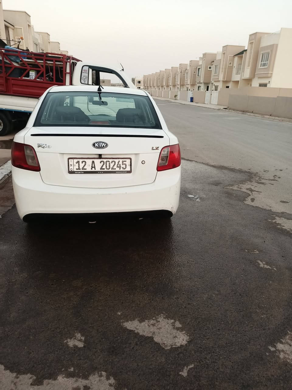السلام عليكم
كيا ريو مواصفات برايد 
موديل 2012
داخل اسود 
تحكمات استيران وشاشة اندرويد
رقم نينوى انكليزي 
محرك 14بي صرف كيرها مابي شي وطخم جديد 
ضررها صبغ السكف وبين الداير والباب  خلف السكن بدون دواخل 
السعر 88 
***********
