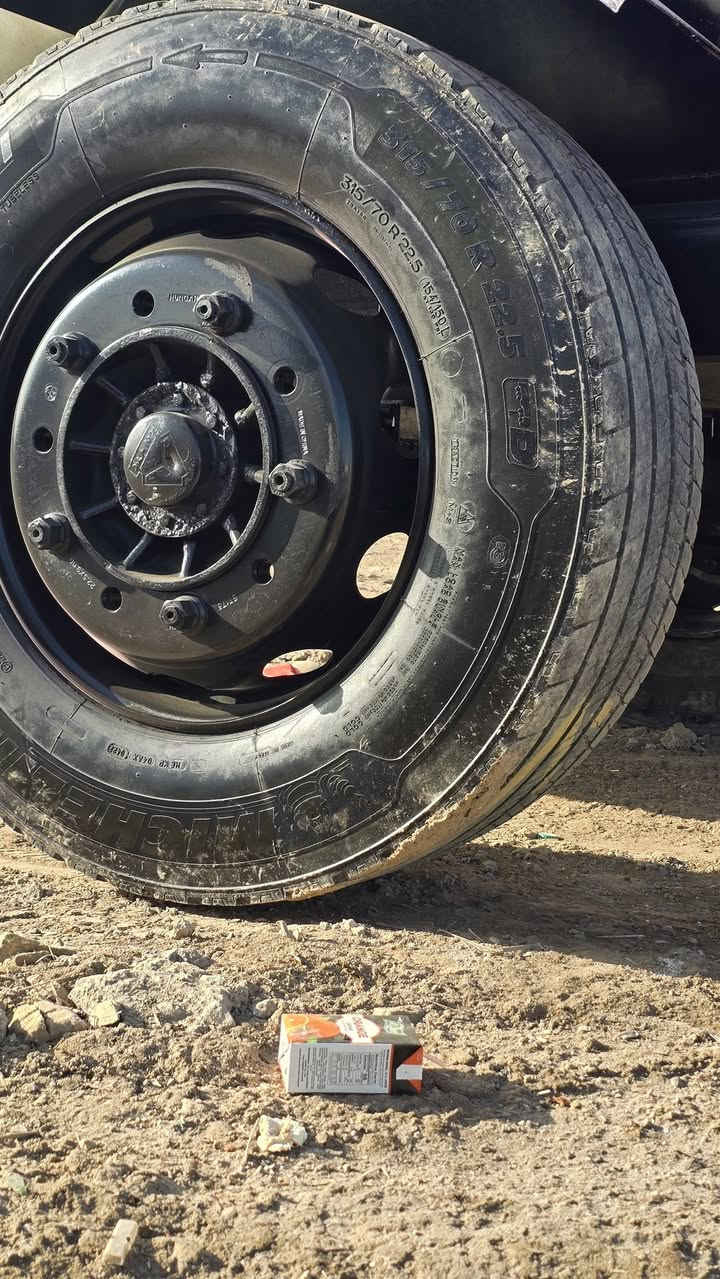 سلام عليكم موجود مقاطير للبيع درجه اولى يوجد حديد ومقلون سعه ٥٠٠٠لتر شغل الشمال دنكير أوربي تاير ٢٢ونص شركه الشمال العراق بسعار مناسبه جدآ جدآ جدآ ويوجد تانكيات١٠تلاف لتر و٥٠٠٠لتر مغلون ***********٠     ***********
