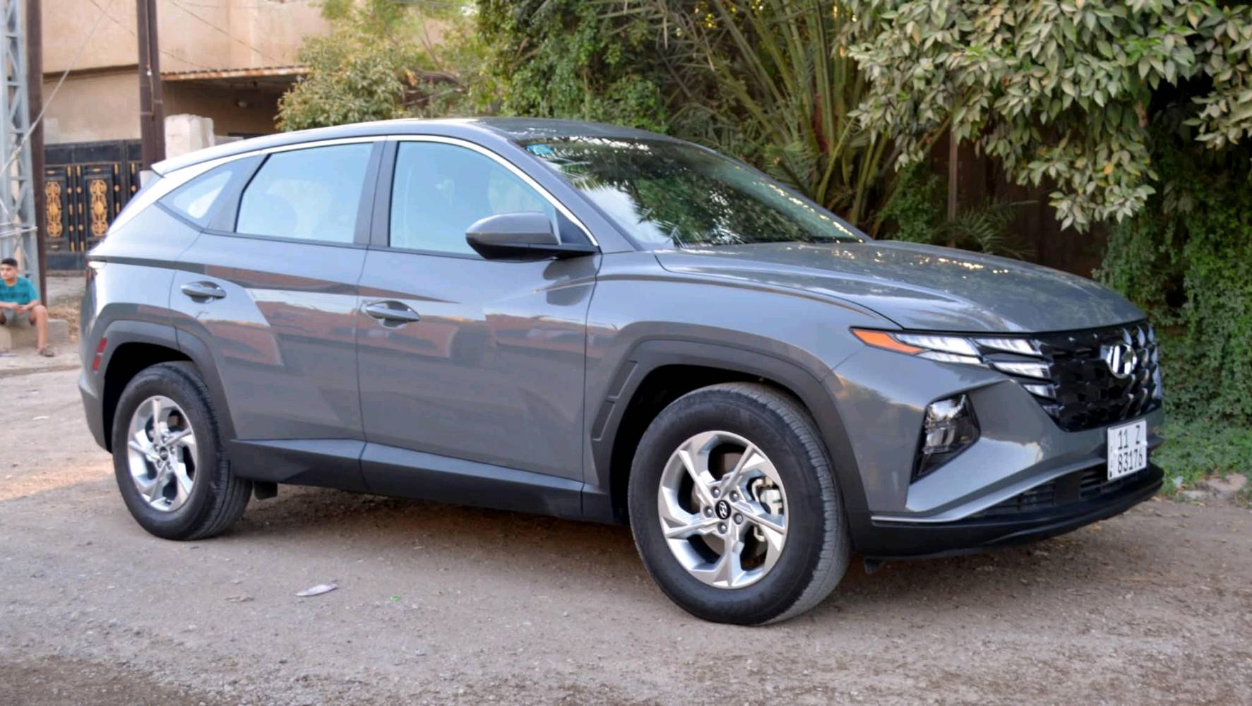 توسان امريكي مواصفات se موديل 2024 لون اسمنتي مميز رقم بغداد بأسمي 
 ماشية 18000 كم محرك 2500 ضرر قرب الرقم منطقة صغيرة بالصندوق بدون ايرباك.. 
مكان ديالى بعقوبة 