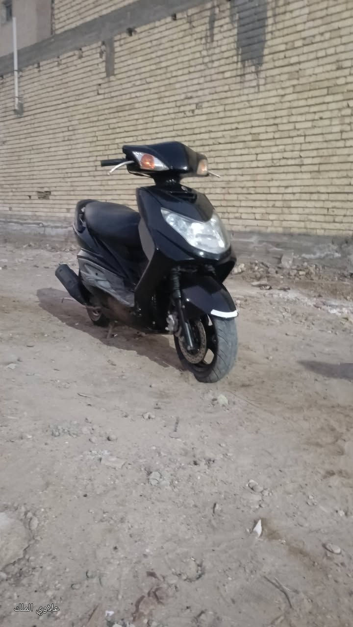 سلام عليكم
سكنس فحل 
دشبول 7الوان
مكفوله كفاله عامه
مكينه نضيف 
زوج تايرات جدد
صدر امامي خلفي جديد
سعرها 600وبيها مجال
***********
