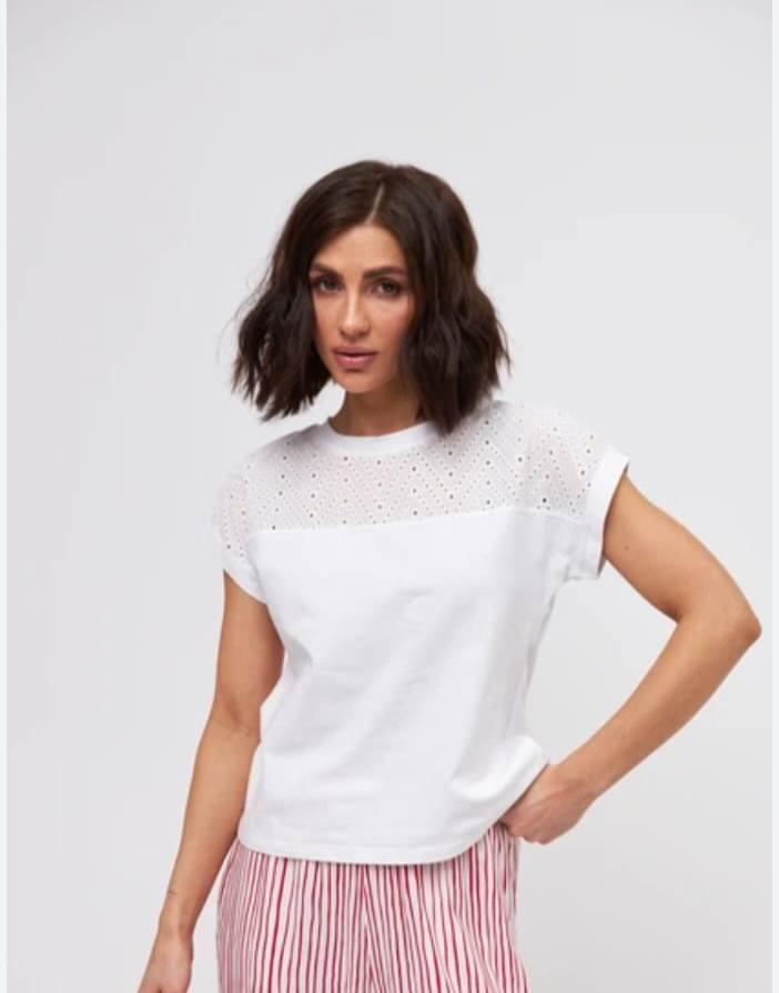 بضاعة خير من الله قياس سمول ميديم لارج والقياس المحير
اللي تحب تحجز تتواصل عالخاص 
الاسعار ولا بالاحلام الفين و ثلاث و اربعه ما تتعدى الست الاف للقطع الثقيله
ماركة اسمرا المانية كوالتي عالي جدا 
جديد بالليبل


**إذا كنت صاحب هذا الإعلان وتريد حذفه لأي سبب، رجاءا أرسل رسالة إلى الدعم الفني**