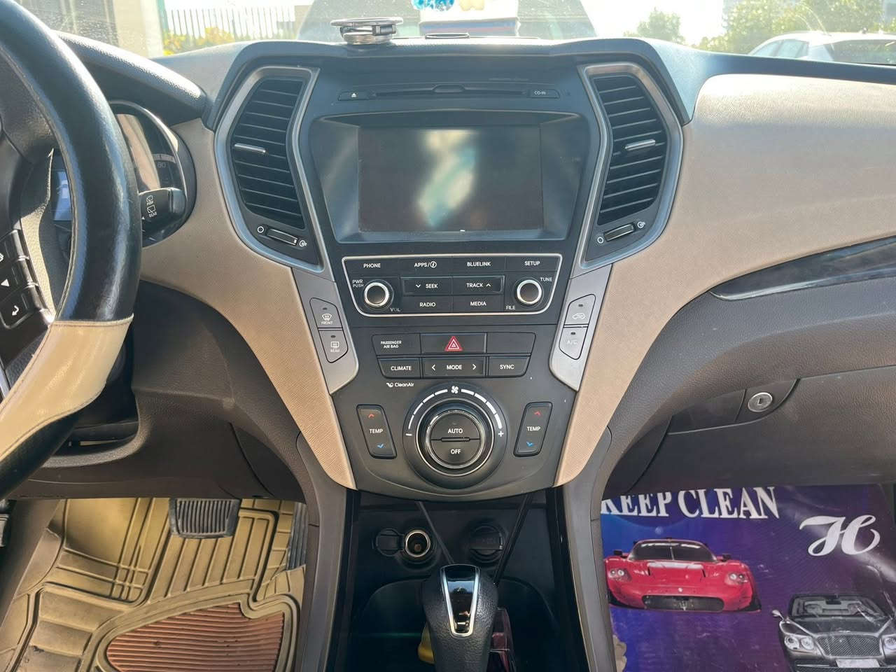 السلام عليكم
للبيع سنتافيا موديل 2017 وارد امريكي 
ماشية 84 الف ميل 
الرقم بغداد - انكليزي 
مواصفات السيارة 
6 سلندر
شاشة 
تحكمات سيترن
كراسي كهرباء 
تعتيم ذاتي بالمرايه الوسطيه
كاميرا خلفية
السيارة حادثها باب السائق والباب خلف السائق ومعدلات على البارد فقط
مكينة السيارة مجفته تجفيت كامل وكل القطع اصلية
صدر السيارة جديد ومابي نقص
تجي تفحص السياره سونار كامل وبيك خير وتدلل
مكان السياره بغداد 
السعر 160$ وبيها مجال 
للتواصل على الرقم ***********
