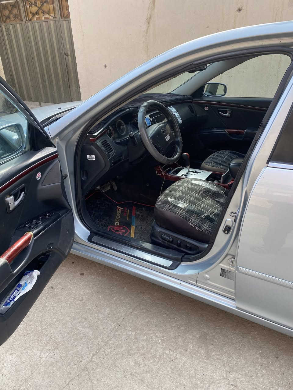 سلام عليكم ورحمة الله وبركاته
للبيع كراند ازيرا موديل ٢٠٠٩ خليجي صبغ احزام داخل اسود جراد قماره موضح بالصوره سونار موجود ثنين قبل صبغ بعد صبغ .مكينه وكير شرط 

سياره مال جناي محرك ٣٣٠٠. سته سلندر مواصفات1/1 تبريد+تدفئه شغاله فول السياره مكان السياره الأنبار قضاء هيت اي استفسار خاص سعرها 90 وبيها مجال حق الجيه


**إذا كنت صاحب هذا الإعلان وتريد حذفه لأي سبب، رجاءا أرسل رسالة إلى الدعم الفني**