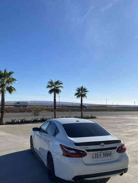 سلام عليكم للبيع نيسان التيما. موديل 2018 سياره بيها 5 قطع صبغ ثلاث امريكي اثنين خليجي سياره بدون ايرباك ولا واحد مو طاك كله بشرط كير مكينه بشرط رقم سنويه جديد سياره جاهزا بدون مصرف مواصفات SV تشغيل عن بعد بصمه ابواب شاشه رادار سياره نضيفه جاهزا بدون دواخل. حجر كزوز بشرط. سعر سياره 125 مجال بيها رقم تلفون ***********
