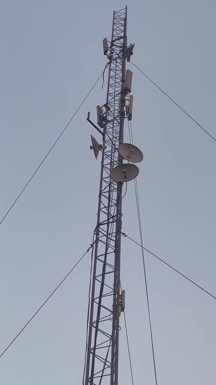 برج للبيع 

حديد ايراني ثلاثي ١٥ متر 
دشات ماستر وسليڤ ٣٢ و ٣٠
سكاتر ٣ ubnt
سكتر مايكروتك
بور بيم 
سوتج مايكروتك
عاكسة 
بطارية

البرج منصوب حالياً
 بغداد زعفرانية 
توصيل موجود 
***********
