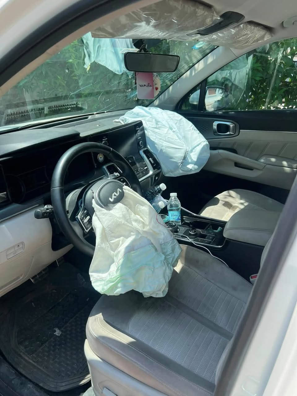 سورنتو ٢٠٢٣ 6 سلندر مكينه نص فول بغداد بسمي بيها حادث ع حطتهه شغاله وكامله بس دعاميه خالعه وشويه بنيد وباقي مكفول ع ايدي ماخذها زيرو الدوليه للسيارات الشركه الدوليه السعر ٢٦ قفل عنوان بغداد سيديه
ماشيه ٧٠ الف وباقي مكفول شرط الفخص 
ع حطتهه ابيع شراي خاص


**إذا كنت صاحب هذا الإعلان وتريد حذفه لأي سبب، رجاءا أرسل رسالة إلى الدعم الفني**