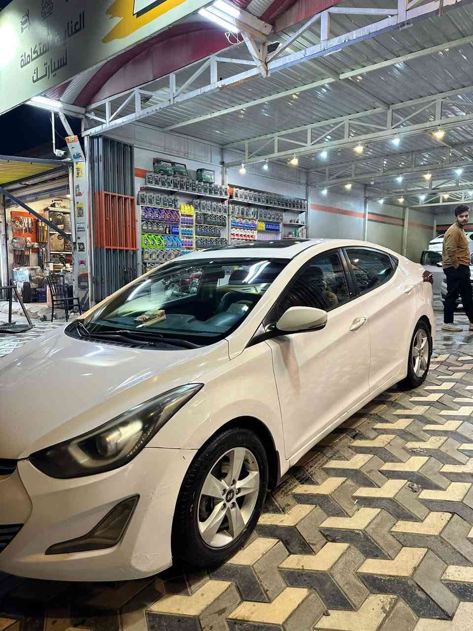 السلام عليكم 
للبيع او مراوس بي وايدي فقط 
 النترا 2013 خليجي رقم نجف مميز بأسمي كير مكينه حداديه مكفولات تدفئه تبريد مكفولات مكينه 1800 دوش مواصفات معروفه تحكمات اشاير بالمري + شفط فتحه سقف شاشه كامره  السياره  مكفولة من الصبغ
السعر 110 
عنوان السياره النجف 
للاستفسار الاتصال على الرقم
***********6
