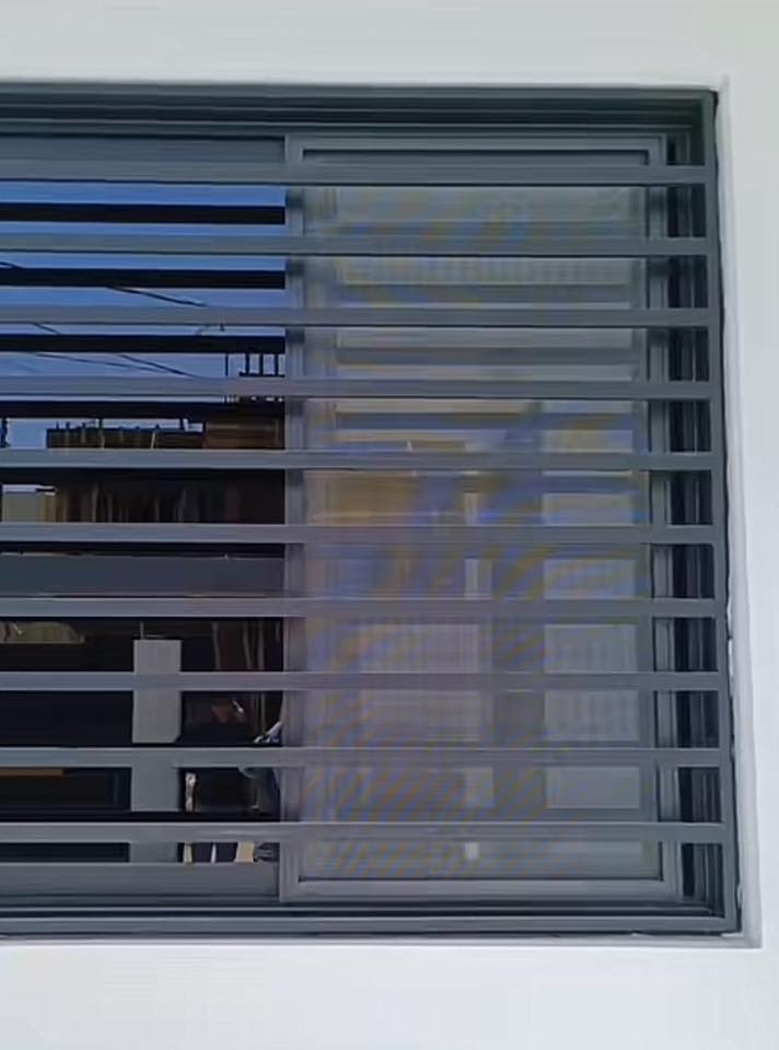 السلام عليكم يوجد صباغ متفرغ للعمل شغلي صبغ طلس مانع رطوبة ورق جدران بديل الخشب بديل الرخام سحبات شغلي قطعي ***********
