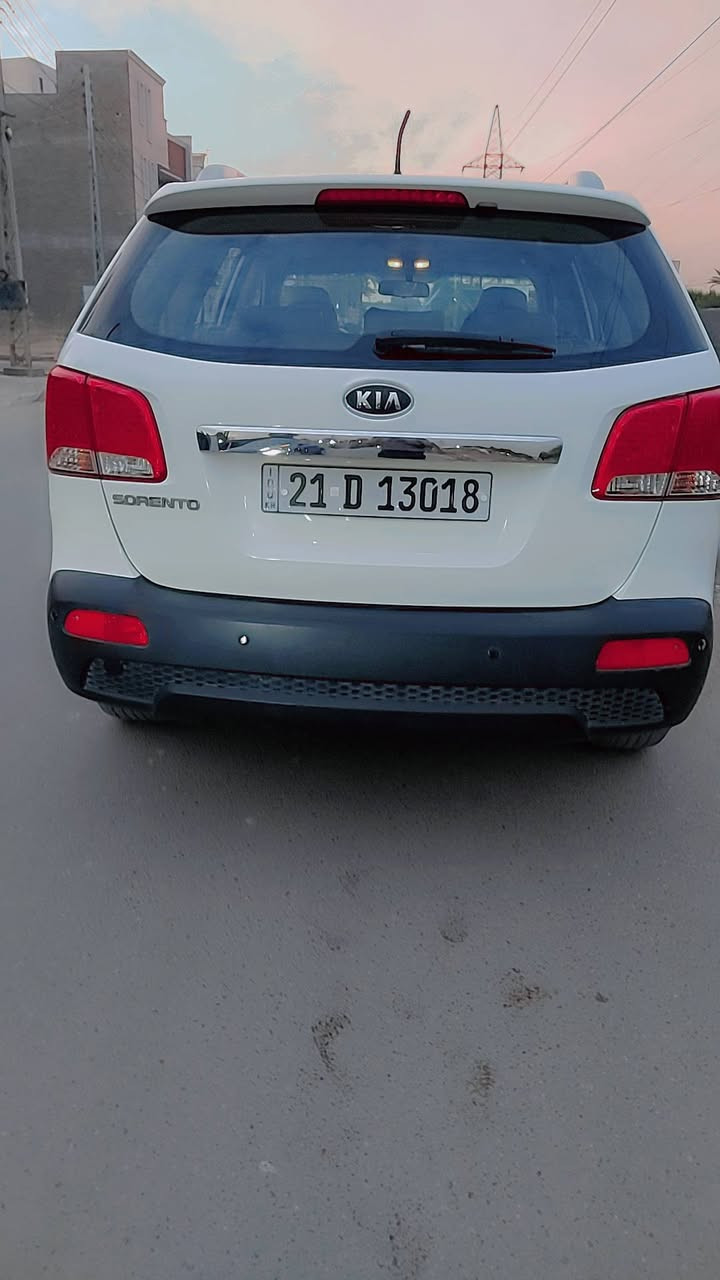 السلام عليكم ورحمةالله                                                 للبيع كيا سورنتو رقم شمالي الاماني الجديد بأسمي تريد تحويل تريد وكاله موديل 2013  سياره مكفوله من البارد والصبغ حتى دعاميات وصورت سونار مرفقه   مكفوله سياره وضع وكاله وسيرفس  كامل وجديد جدا  وبشرط السونار مرفق مع الصور وتصوير فديو كامل للسيارة بالمنشورر
الموصفات 
محرك 4 قتصادي نظام ايكو                                            7 راكب 
تحكم ستيرن تبريد                                                   شاشة ايباد
اشاره با مرايه                                                             مري شفط.  
مثبت سرعه                                                       حساسات خلفيه 
مكان السيارة بغداد 
سعر المطلوب 149 وبيها مجال بصيط
الاستفسار  
***********  فقط بيع بدون مراوس
