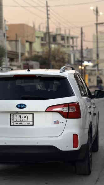 السلام عليكم 
للبيع كيا سورنتو كوري مكفوله كفاله عامة من الضربة والصبغ والتبديل حتى الدعاميات مكفوله  فقط بيها ربع جاملغ امامي معجون سيارة نضيفة جدا وبعد احلى من الصور موديل
2014 رقم نينوى بسمي سنوية جديدة وارقام نينوى تحويل مباشر فول مواصفات ١/١ صدر وتخم تاير وباتري كله جديد السياره على وضع الشركة المواصفات ماشية 160الف
محرك ستة سلندر
سبعة راكب
بانوراما سقف طكتين
٥ ويل كب كروم ١٩
مري شفط + اشاير
زراك لايت + لد + منظومة زينون
بك لايت لد
حساسات امامي + خلفي
بصمة تشغيل + بصمات ابواب
كشنات تدفئة وتبريد الامامية
كاميرا خلفية حساسات امامي وخلفي 
كشنات جلد + داخل اسود
مانع انزلق + AWD
كشنات كهربائية 
6 سماعات 
6 قطع تبريد
شاشة عداد اكتروني
تحكومات استيرن 
مبثت سرعة
السيارة نظيفة بشرط محرك وكير وكهربائيات سليمة 
فول مواصفات 1/1 
سعر السيارة : 225 ورقة وبيها مجال بسيطة 
للاستفسار : ***********

ملاحظة : اذا مو شراي لا تجيني رجاءً
