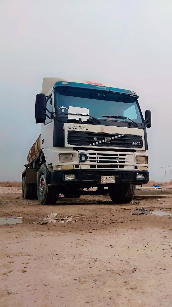 فالفو اف ٧ بم ونوزل للبيع رقم انبار ألماني ما مدفوع كمرك موديل ٢٠٠٢ السعر  ٢$ شدتين  *********** ٠٧٥٠٠٩٦ ١٢٢٨
