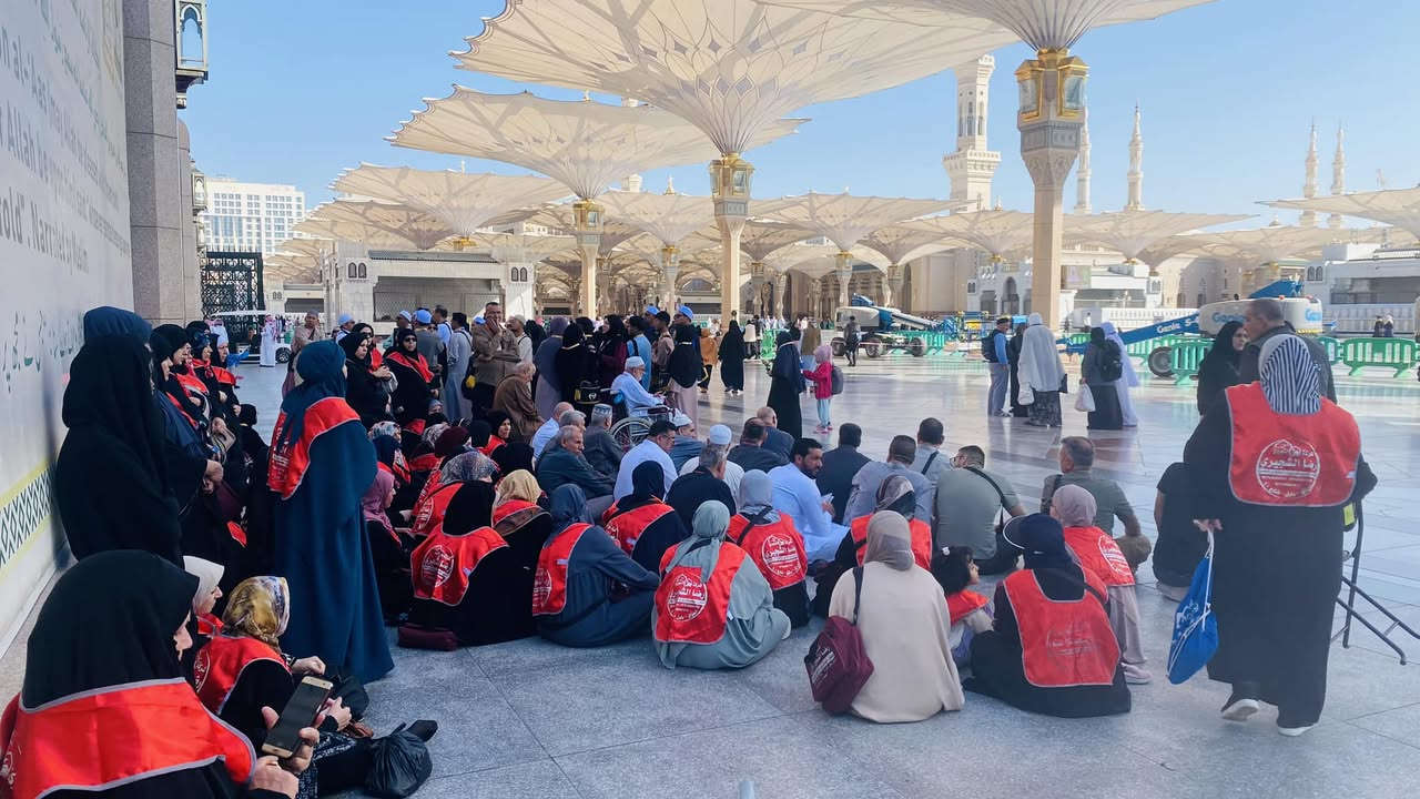 #رحلتنا__القادمة_الى_بيت_الله .#عمرتين_بسفره_واحده
_عمرة_ _ربيع الثاني وجمادي الاول
البرنامج الاقتصادي 👇
✈️بتاريخ -25_10-2024 بسعر 1,250,000 عراقي / 825  $ دولار   االسكن في ارقى الفنادق وقريبه على الحرم (فندق برج الضيافه وفندق الضيافه بلازا ) 
#فندق_المدينة_قريب_من_الحرم_النبوي
البرناامج الvip بسعر 1,500,000 عراقي يوم 10/25
1000 $  دولار
فندقنا في مكة المكرمة  (( #فندق_ضيافه الرجاء او دار الايمان كراند  )) فنادقنا من افخم الفنادق في مكه 
فندق 4 نجوم يبعد 450 متر عن الحرم
✅جميع حملاتنا بأشراف متعهد هيئه الحج والعمره الحاج رضا الشجيري ☘️
☘️ الانطلاق من مقر الشركة والعودة الى مقر الشركة
☘️الفـنادق الدرجة الاولى تلبي راحة المعتمرين 
☘️ وجبات طعام طباخ عراقي وبأمتياز
☘️الارشاد الديني الكفـوء المتميز 
☘️مده ااسفر 11 يوم 10 ليالي 
🔸رحـلة سياحية الى مدينة جدة ( اختياريه ) 
🔸مـزارات مكة والمدينة 
🔸النقل في بـاصات حديثة جدا 
🔸كوادر ادارية - فنية - ارشادية - وطباخين 
والكثـير من الخدمات 
هـداينا … 🎁
 حقيبتين + احرام للرجال + جادر نسائي + سجاده صلاه + شفقه+ ربطه + هويه تعريف لكل معتمر +كتب المهمه في العمره 
ما يميزنا الخبرة والمصداقية في التعامل والقول 

📞 للحجز والاستعلام:

حجي رضا الشجيري: *********** 📱
واتساب - حجي محمد الشجيري: *********** 📲
خدمة الزبائن: *********** ☎️
🌐 لا تفوت الفرصة! اضغط على زر الاتصال أدناه لتبدأ رحلتك معنا وتعيش تجربة لا تُنسى مع رحلة الشجيري. 🌟
