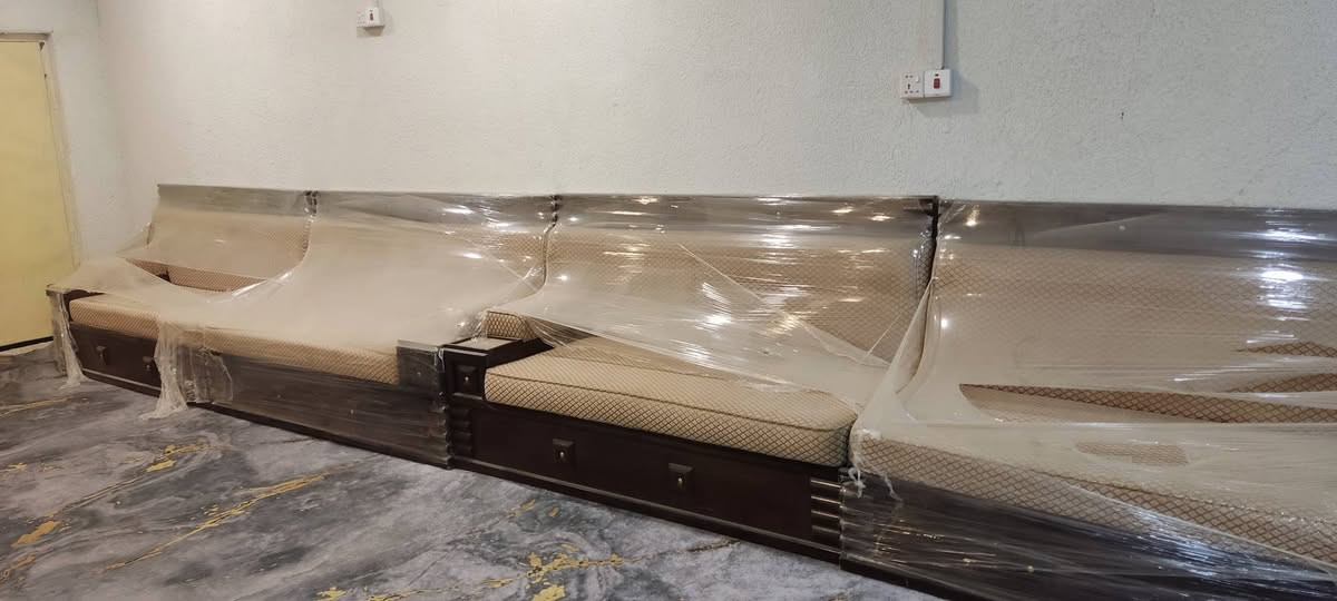 ديوان قنفات
من 12 قنفه 
كما موضح ....السعر 2 مليون 
جديدي غير مستخدم


**إذا كنت صاحب هذا الإعلان وتريد حذفه لأي سبب، رجاءا أرسل رسالة إلى الدعم الفني**