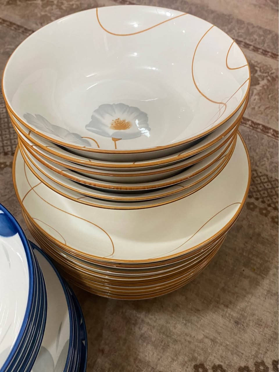 سڵاو ئەم قاپانە بۆ فرۆشتن

هی ناو بالەن زۆربەی 

بەکارنەهاتون  شتی زۆر جوانی تیایە   گەورەو بجوک
 
قاپی گەورە دانەی هەزار 
بجوک ٥٠٠ السليمانية, العراق


**إذا كنت صاحب هذا الإعلان وتريد حذفه لأي سبب، رجاءا أرسل رسالة إلى الدعم الفني**