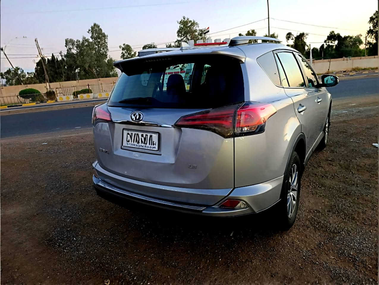 للبيع 
راف فور 
مودل 17
لون سلفر 
رقم سليمانيه باسمي هزه جديده 
ورقم جديد 
حادته 
جاملغ امامي  مال سكن 
وبنيد
سوناره موجود بلمنشور 
مكاني بغداد العامريه 
لاتصال
***********
السعر 
163 وبيه مجال
