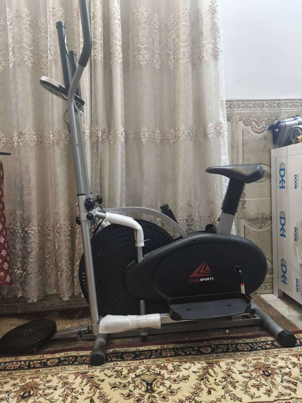 للبيع بايسكل جري مستعمل جديد وعجانه ٥لتر نوال بالكارتون غير مستعملة تواصل خاص او على ***********
