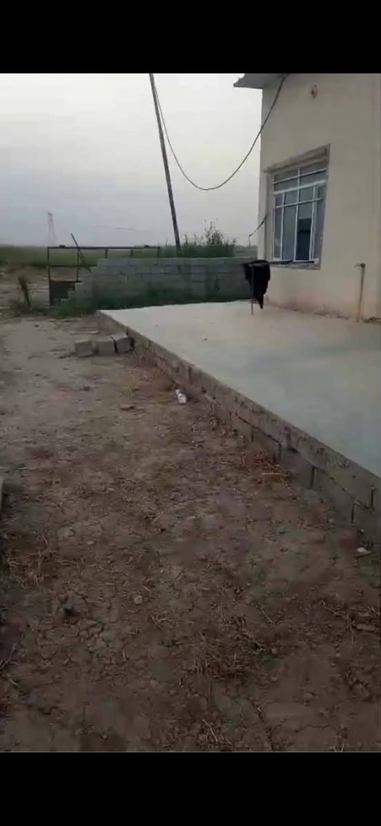 السلام عليكم 
 بيت مساحة 700m مساحة البناء فقط200 في ناحية السلام يرهم مزرعة يرهم بيت للسكن نوع العقار بلدية يبعد عن الشارع العام دقيقتين مشي خدامات موجودة ماء كهرباء مزروع نخل وحمضيات بالحديقة البيت طابق واحد السقف ساندويتش  السعر25مليون وبي مجال مستعجل اريد ابيعه البيت جداً جميل المكان العنبكية ناحية السلام

للاستفسار خاص☕🌷


**إذا كنت صاحب هذا الإعلان وتريد حذفه لأي سبب، رجاءا أرسل رسالة إلى الدعم الفني**