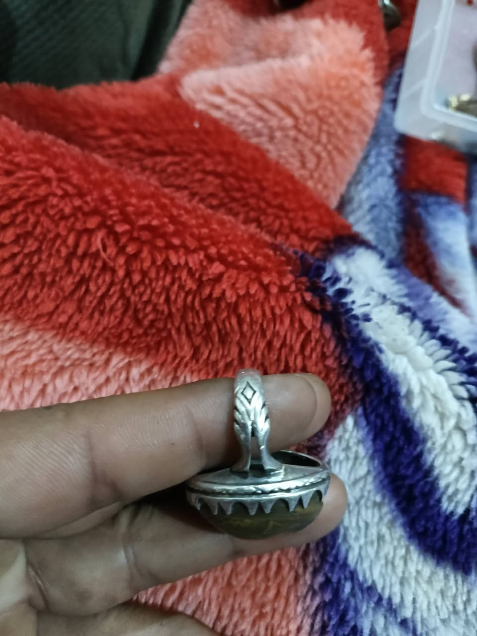 سلام عليكم من رخصت الادمن مجموعة محابس كلهن فضه وحجر اصلي من سليماني وداودي وهبهاب وفيروزي  ابيع شلع قيم وخذهن لان معتاز الله شاهد هذني محابسي الخاصات والله،***********
