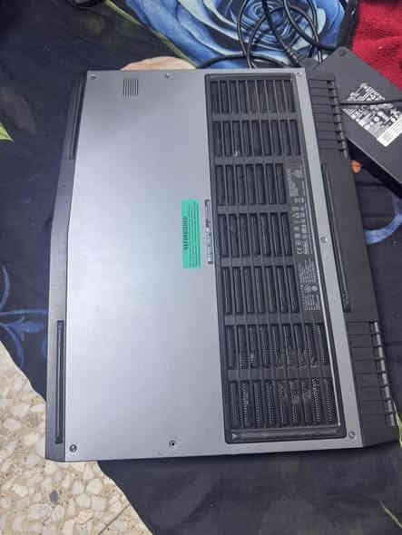 لابتوب Dell Alienware 17 R4
Core i7 7700hq:معالج
كارت شاشه:Gpu gtx 1070 8gb
Ram 16
Ssd 256
بيها عطل بايوس شاشه من تفتح سوده يعني تاخذها بس سوي بايوس غيرها مابي وكلش نضيفه وتجي بس شاحنه وياها
سعر:200 وبيها مجال عنواني البلديات ***********
